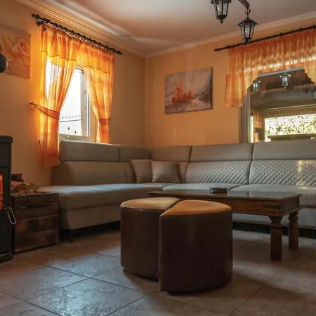 Mountain House Skimont, *